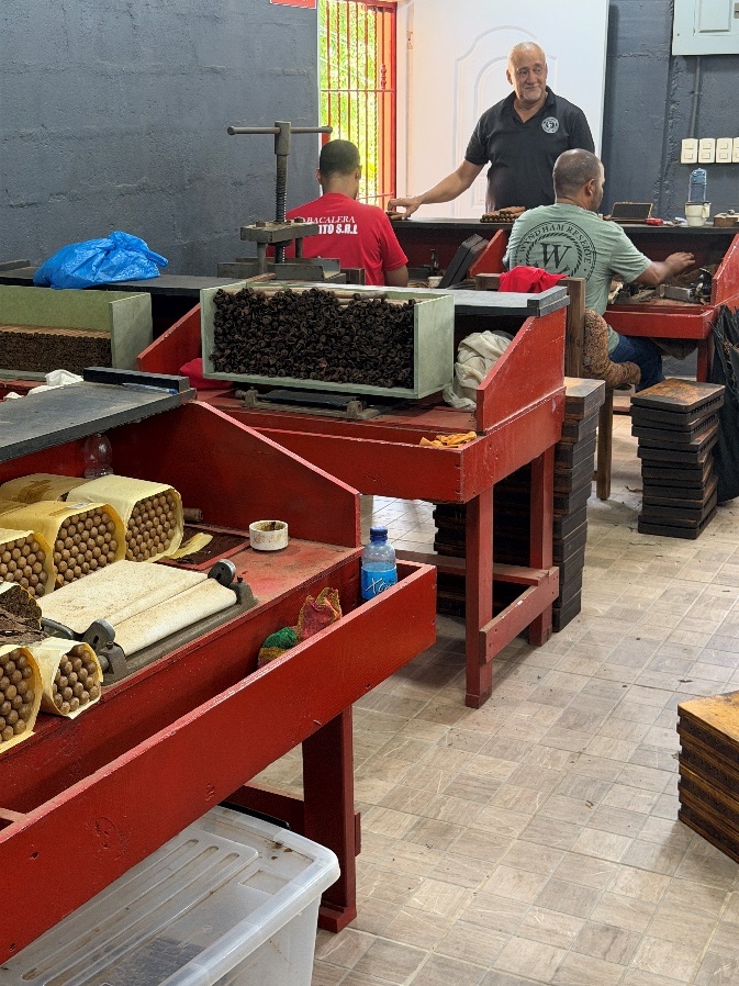 Handcrafted cigars at the rolling tables